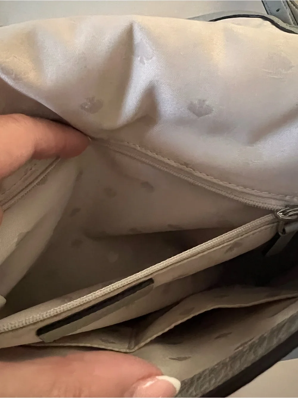 Kate Spade New York Gray Pebbled Leather Convertible Shoulder & Crossbody Bag